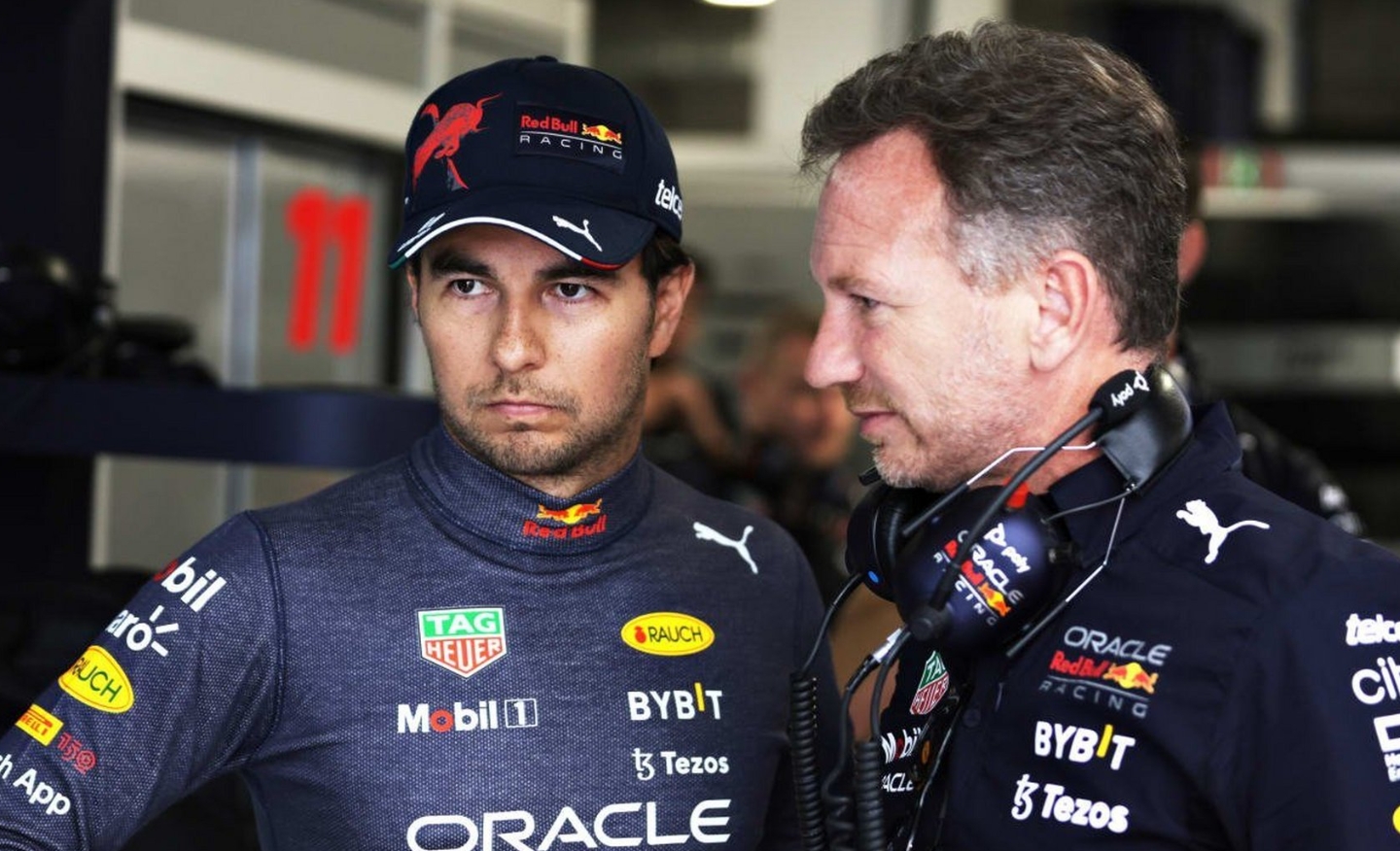 红牛车队碾压索伯车队，佩雷兹扛起全队