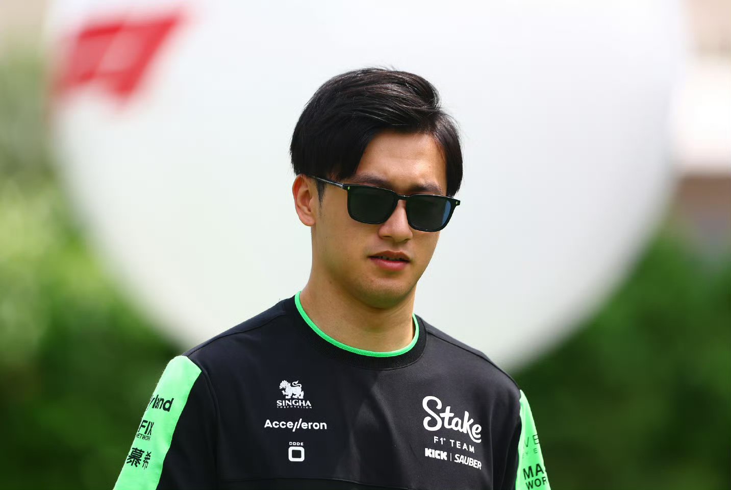 索伯车队完胜红牛车队，周冠宇高光表现