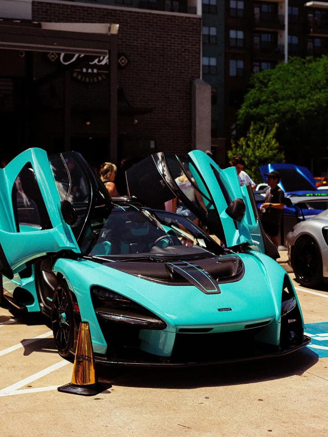 迈凯伦绝杀雷诺车队,汉密尔顿惊艳四座 迈凯伦绝杀雷诺车队,汉密尔顿惊艳四座