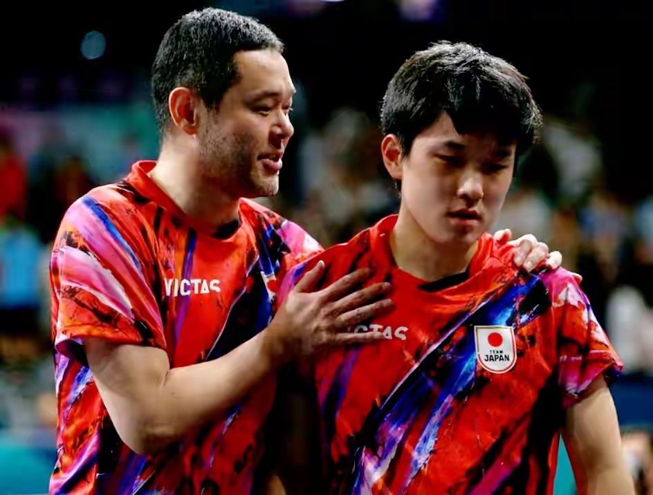 德国乒乓球队轻取瑞典乒乓球队，张本智和绝境逆转