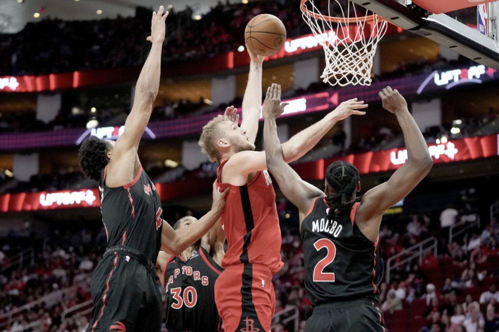 76人碾压猛龙，利拉德刷新纪录