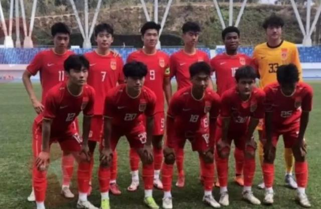 中国足球迎来新一轮激烈交锋，球员实力备受瞩目