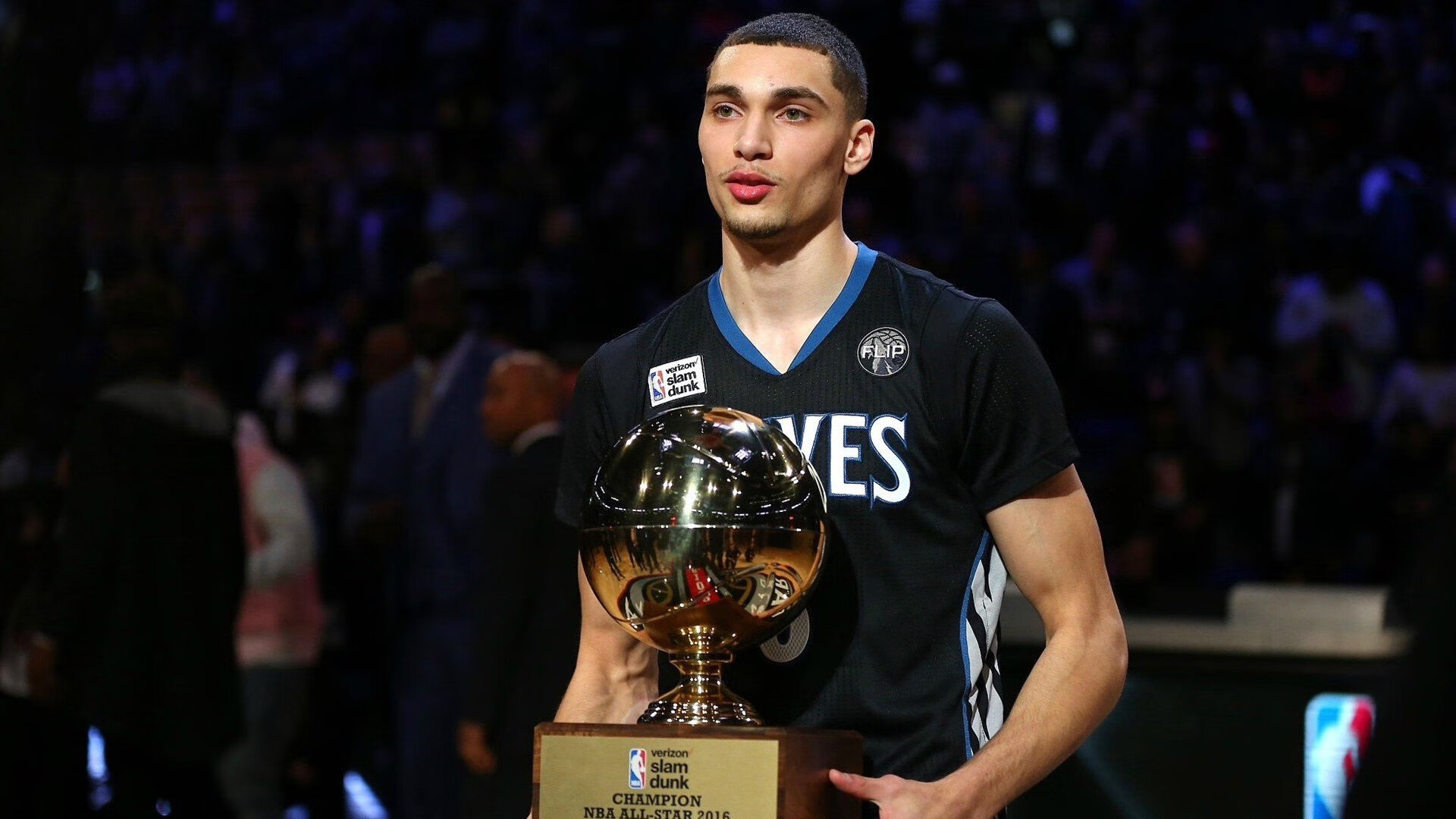 步行者决胜局奇兵制胜，马克西攻防转换撕裂雄鹿防线