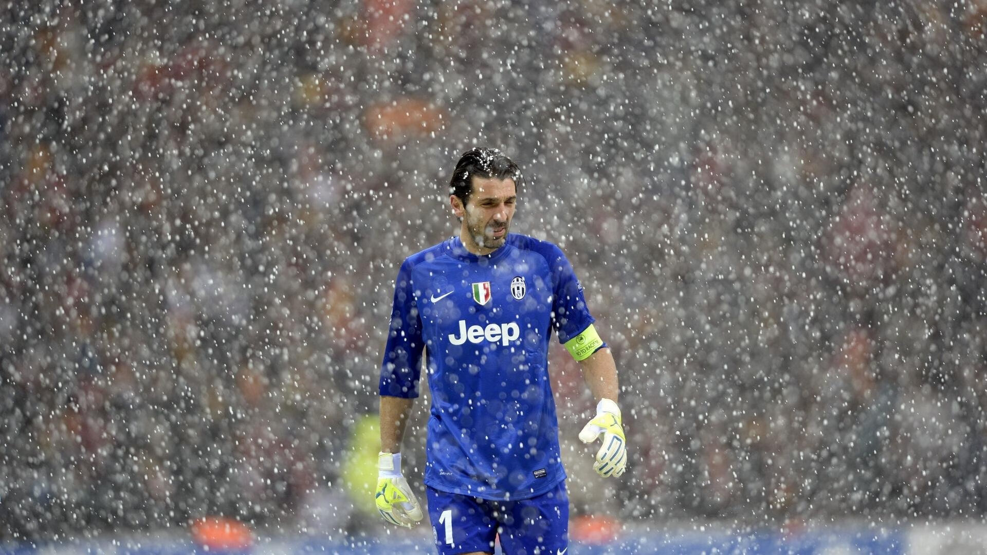 赛道与球场,当F1街道赛的轰鸣遇见广东队爆冷独行侠